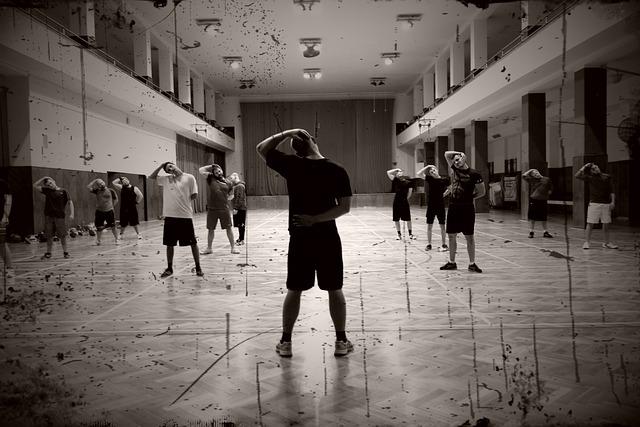 Utilizing Warm-Up Exercises to Prevent Knee Pain on Hack Squat